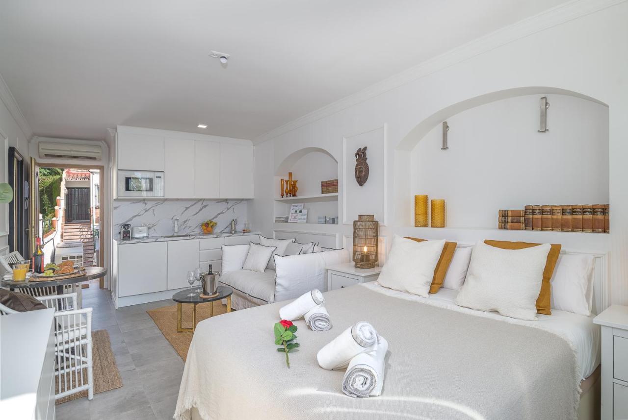 Bianca Chic Studio - Carihuela Beach At 300M Torremolinos Exterior photo